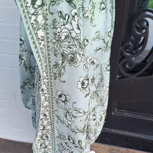 Max Studio Green and White Flutter Sleeve Sundress - Picture 4 of 10